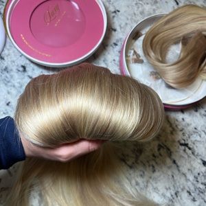 Luxy Hair Halo Extensions 20” in color blonde balayage 180 grams